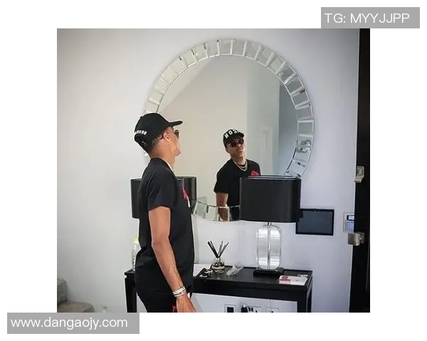 欧美足球明星与粉丝的亲密互动揭秘与感人故事分享